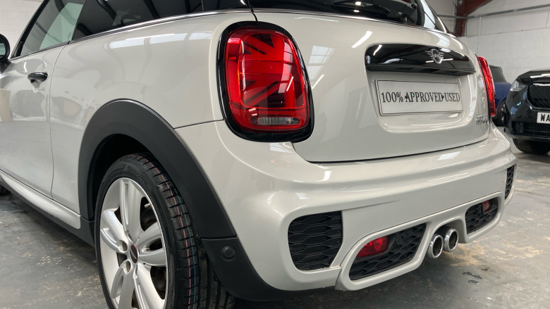 MINI Hatchback 2.0 Cooper S Sport II 3dr Auto Petrol Hatchback